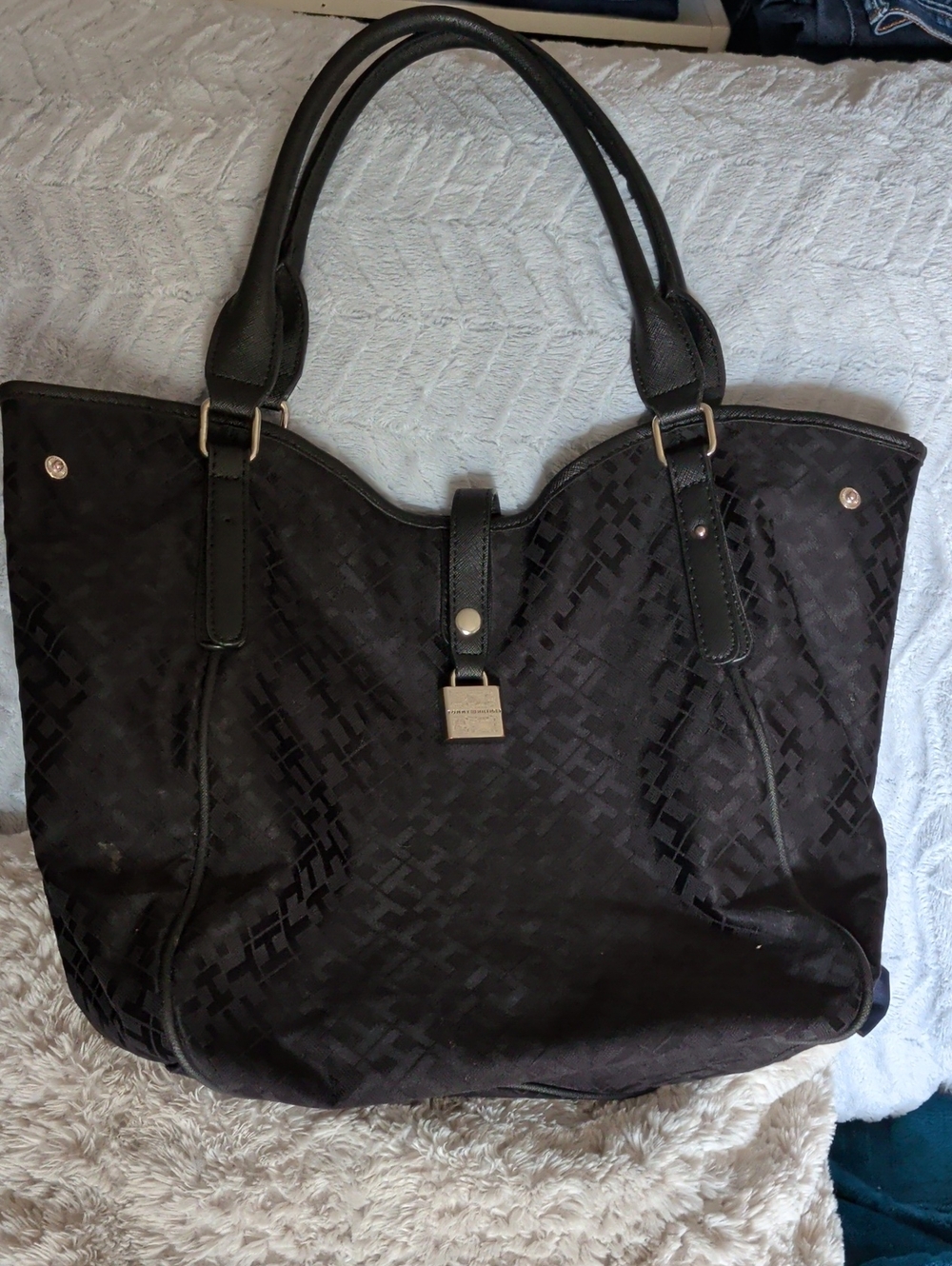 Black Women's Tote Bag - Classic Everyday Carry Tommy Hilfiger